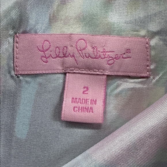 Lilly Pulitzer 🦋 Print Silk One Shoulder Blouse, size 2, like new - Picture 3 of 4